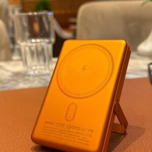 SHTEL SP-80 10000mAh magnetic wireless power bank in orange with fold-out metal stand