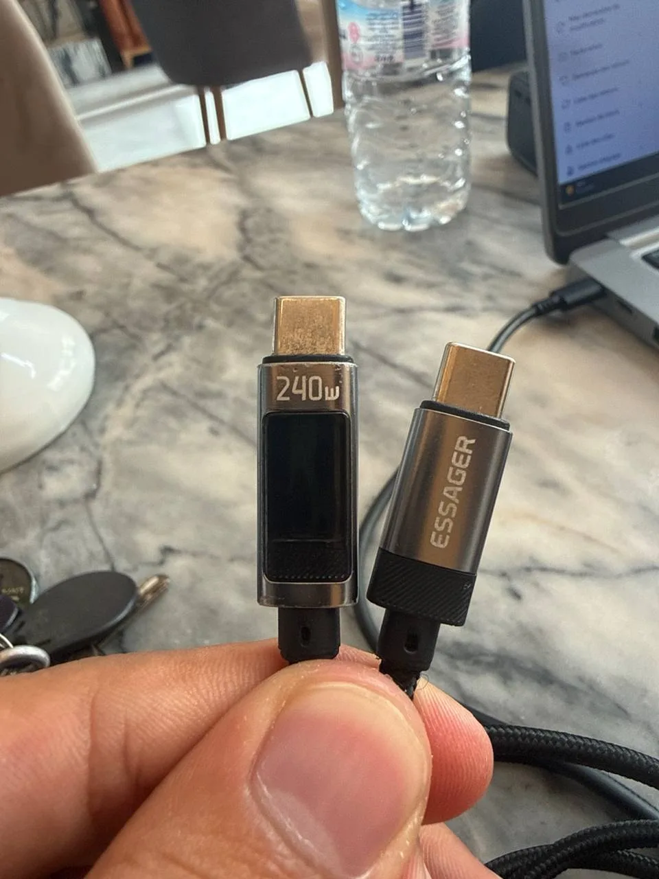 Câble USB-C 240W Essager tressé avec écran d'affichage numérique